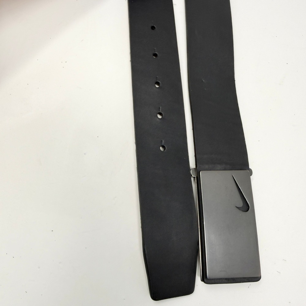 Nike Mens Black Leather Golf Belt Brushed Gunmetal Plaque Swoosh Buckle Size 36 - Picture 3 of 13